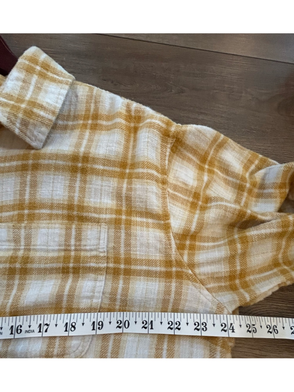 American Eagle Cropped Mustard Plaid Distressed Elbow Flannel Shirt L - Picture 3 of 5